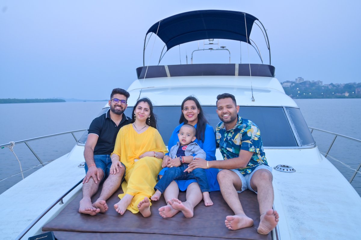 murulirajclicks's tweet photo. Goa, the sea, and moments filled with love. 🌊💙

A beautiful family getaway captured through candid smiles, playful moments, and the warmth of togetherness. 

📸 @murulirajclicks  | Goa
🌐 https://t.co/kr9pUDzVxu

#murulirajphotography #goaphotography #yatch #coupleshoot #candid https://t.co/rUuT1W3Ltw