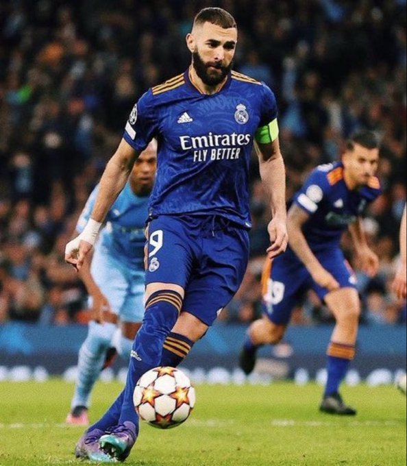 DanikRM_'s tweet photo. Un penalti no puede tener tanta aura.  

El jodido penalti: https://t.co/16WEjLto7K