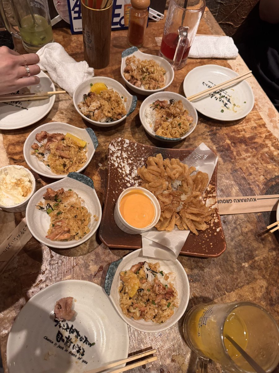 dunedunedancee's tweet photo. 귀국파티..🥹🥹 https://t.co/V6ciWg2Upf