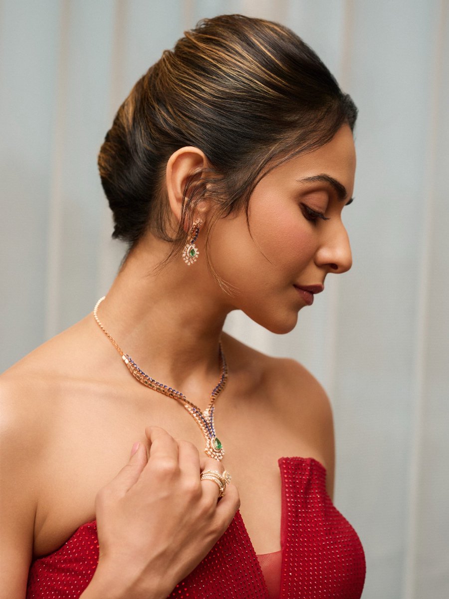 ActressesGlam's tweet photo. Rakul Preet Singh Hot Stills 🥵🥵 https://t.co/hMnApyDvuP