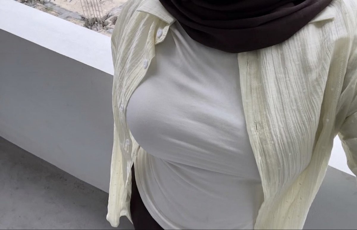 clobatx's tweet photo. cowo klo liat cewe pake jilbab nonjol gini suka kepikiran apa? please jawab https://t.co/SSJSUMkydJ