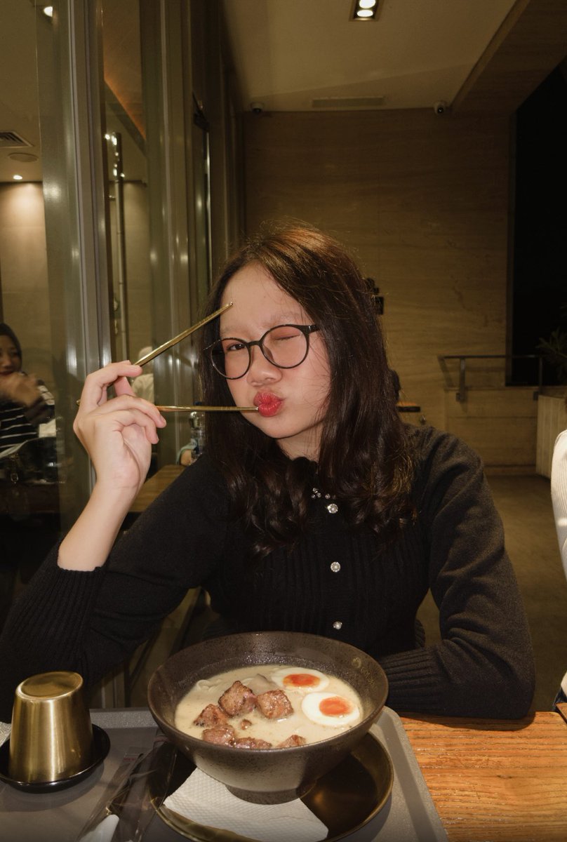 piyooola's tweet photo. life update https://t.co/FCY0eSiIZH