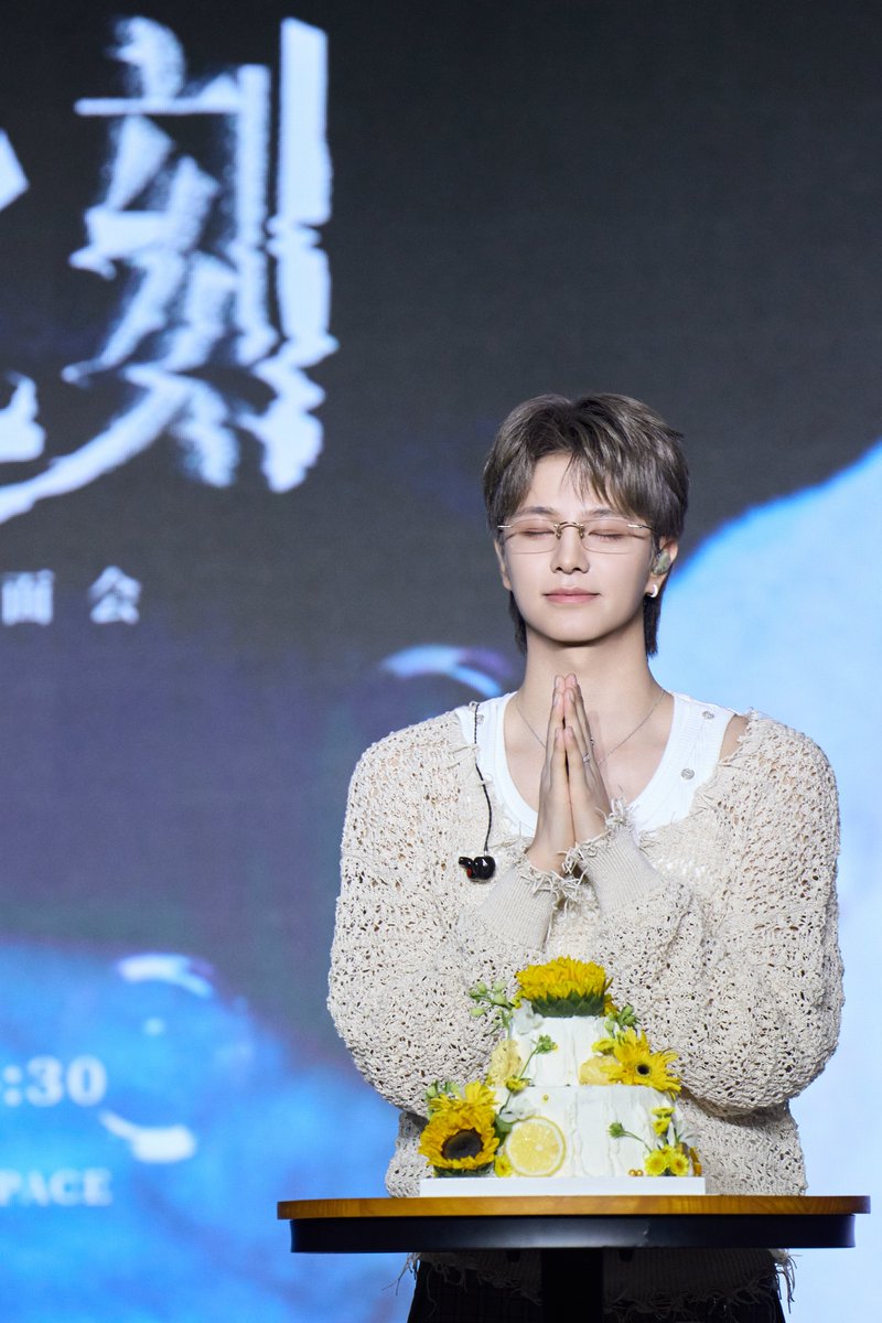 LEV_Official_'s tweet photo. #LEV #레비 #レビ
#WANGZIHAO #왕즈하오 #王子浩 #ズハオ
#LEV_3rd_Anniversary https://t.co/6WnkFvREGQ