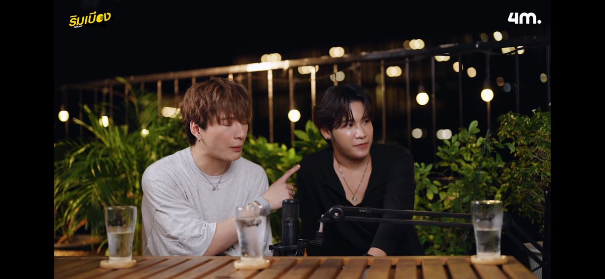 peraya_official's tweet photo. คริสโตขึ้น ใจเย็นลง แต่ผมจะชิวขึ้น ทำตัวเด็กลง

พี่สิงดูสนุกกับการใช้ชีวิตมากขึ้นกว่าเมื่อก่อน 

#SOTUS10thYearConcert 
#ริมเบียงPodcast
#KristSingto #คริสสิงโต https://t.co/JbnJFpvzsW