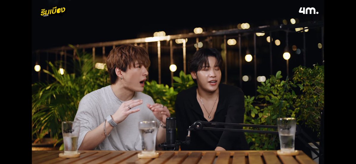 peraya_official's tweet photo. คริสโตขึ้น ใจเย็นลง แต่ผมจะชิวขึ้น ทำตัวเด็กลง

พี่สิงดูสนุกกับการใช้ชีวิตมากขึ้นกว่าเมื่อก่อน 

#SOTUS10thYearConcert 
#ริมเบียงPodcast
#KristSingto #คริสสิงโต https://t.co/JbnJFpvzsW