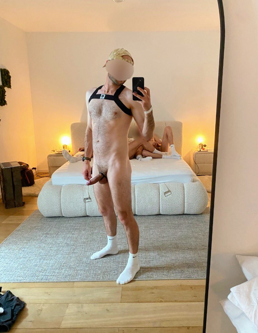 Unibott's tweet photo. One more pic, the lighting was too good ✨

 @GaysFromBelgium @BelgianGays @belgiumgay2 @belgianbate #gay https://t.co/sh8D6CSEhs