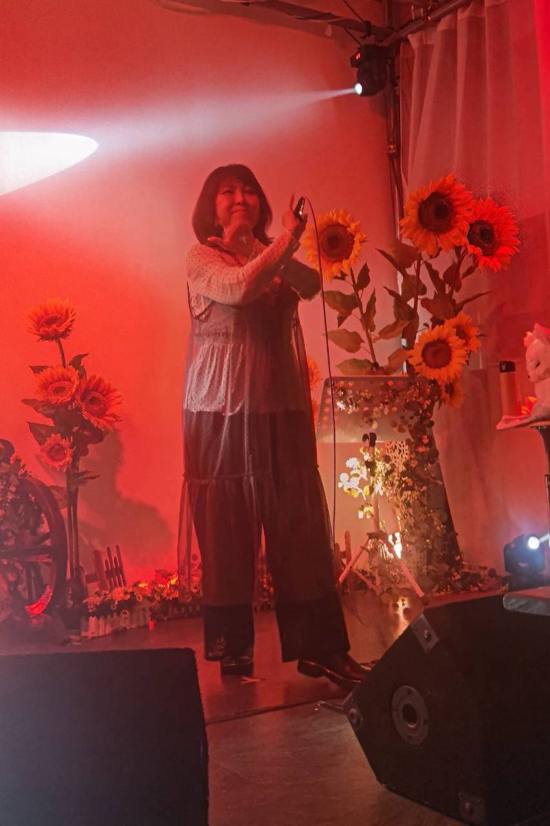 ka0ruko's tweet photo. ロボソントリビュートライブありがとうございました！

いやー、暑苦しいライブでした(笑)
コラボもありがとうございました✨🙏☺ 

セトリ
1.怒りの獣神 薫子ver.
2.究極ロボ！ムッケンキング(オリジナル)
3.バーニング・ラブ with dokaさん
4.W-Infinity with つよポン

お写真いただきましたー💕 https://t.co/b90YikP2N4