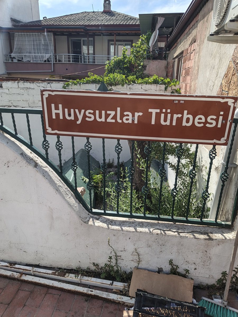 Mustafa52601736's tweet photo. Huysuzlar Türbesi Ruhları için 💚💚💚 https://t.co/4fDZ10Tly1
