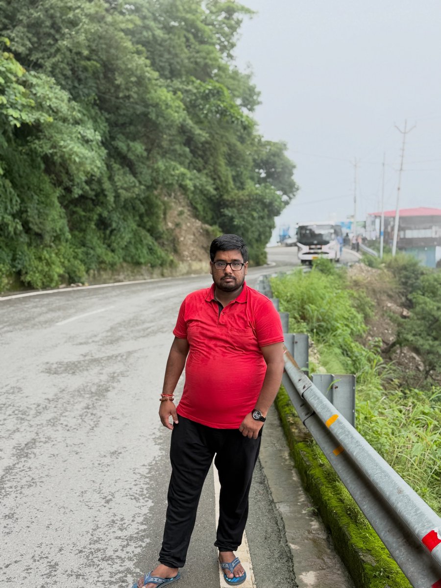 AkashEditor's tweet photo. मंजिल तो एक दिन मिल हीं जाएगी,
सफ़र का मजा लीजिये....

#मंसूरी
@AkashEditor https://t.co/8Mkyy5KhVS