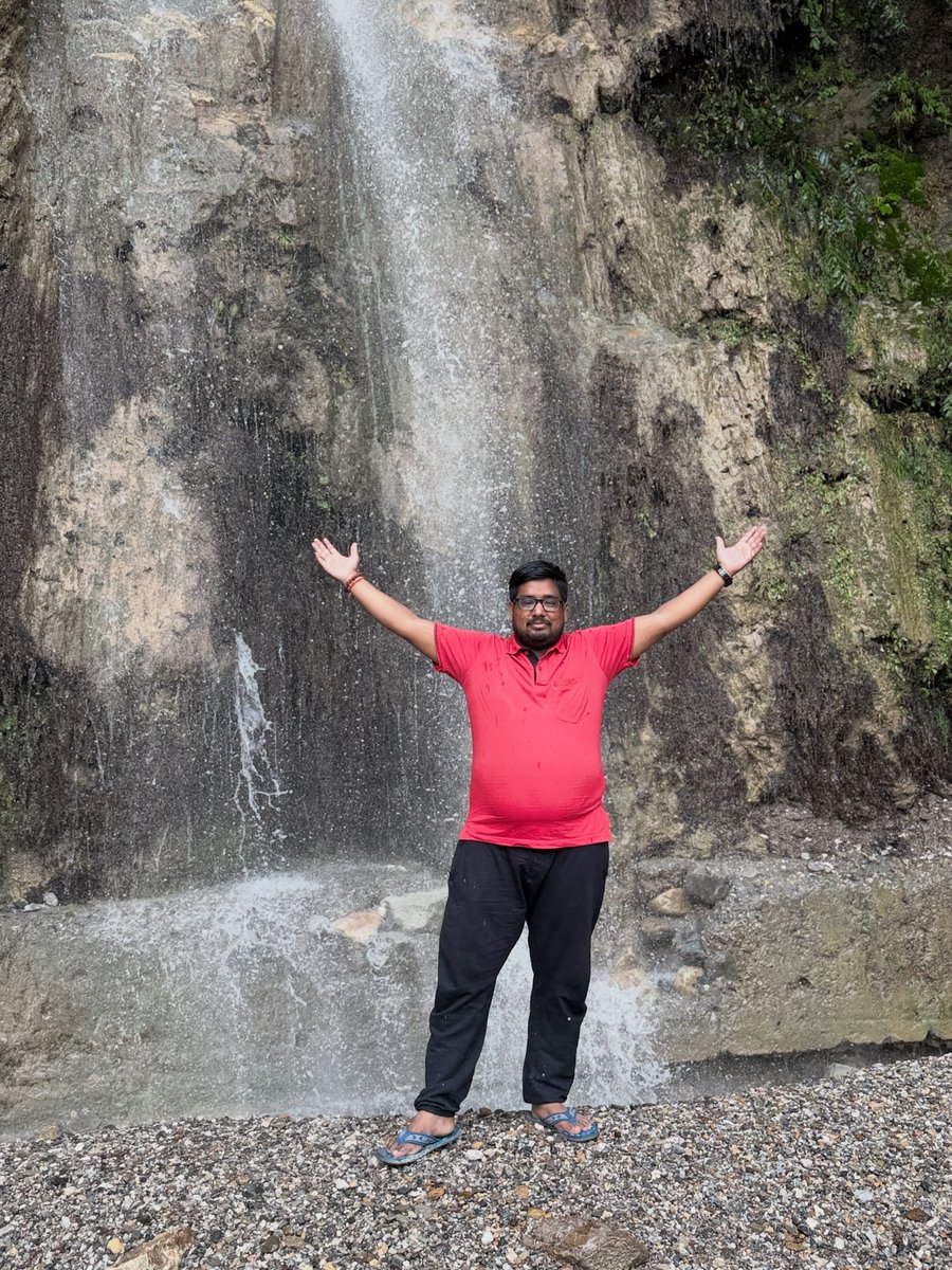 AkashEditor's tweet photo. मंजिल तो एक दिन मिल हीं जाएगी,
सफ़र का मजा लीजिये....

#मंसूरी
@AkashEditor https://t.co/8Mkyy5KhVS