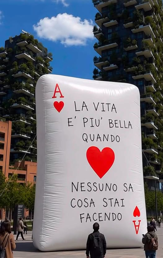 Sara2409558447's tweet photo. Tieni le carte coperte…
e la vita (e il punteggio) diventa molto più bella. ♠️♥️♦️♣️
#LaSaggezzaDeiProverbi #CasaLettori #Burraco #Pozzetto https://t.co/ar7Q2S1cRY