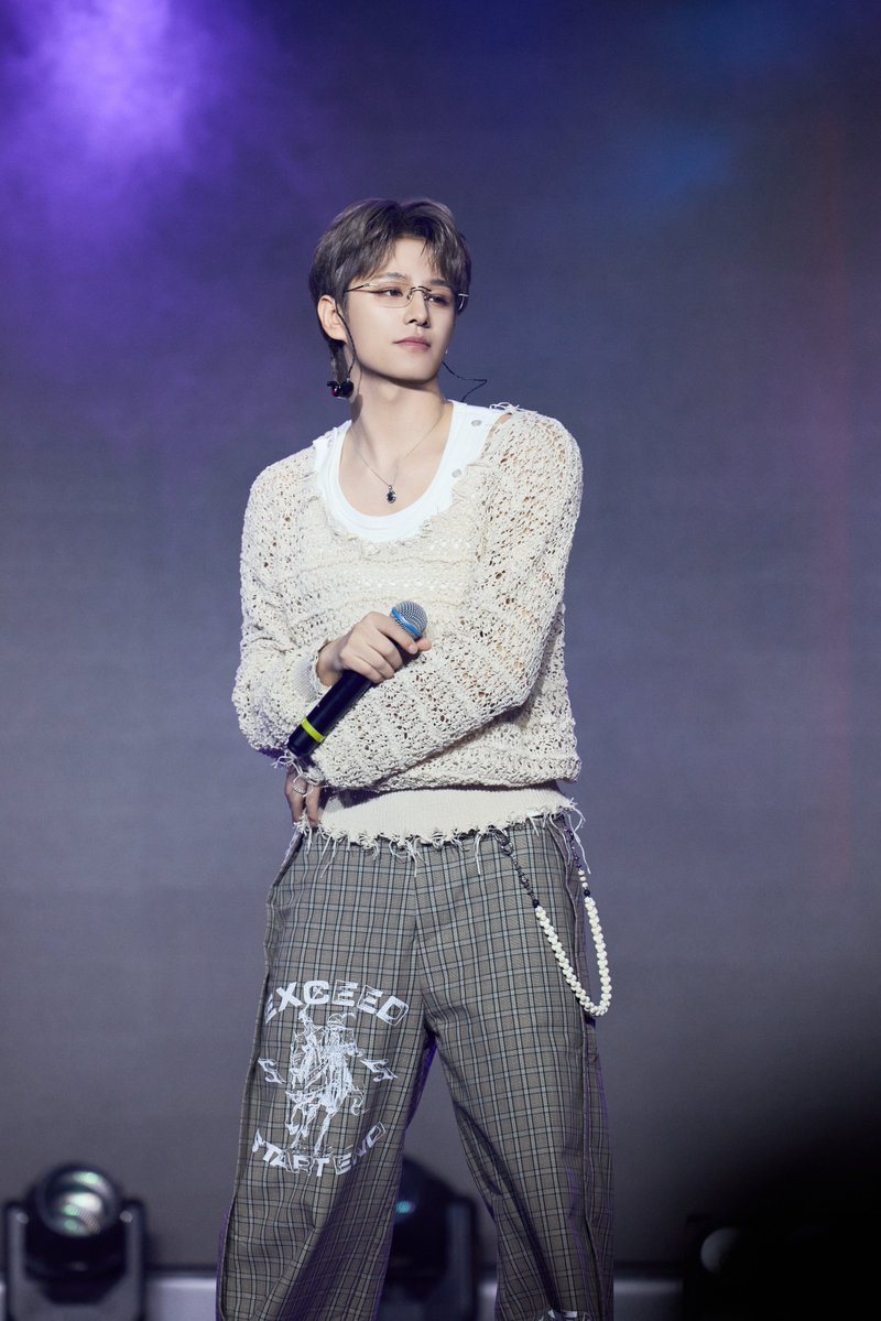 LEV_Official_'s tweet photo. #LEV #레비 #レビ
#WANGZIHAO #왕즈하오 #王子浩 #ズハオ
#LEV_3rd_Anniversary https://t.co/k8waK6G6PS