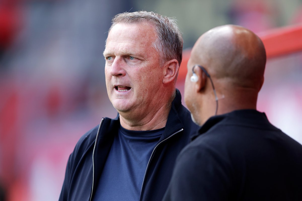 fctwente's tweet photo. 📝 𝐓𝐞𝐫𝐮𝐠𝐛𝐥𝐢𝐤 | 𝐋𝐢𝐯𝐞𝐛𝐥𝐨𝐠
🔴 𝘛𝘩𝘶𝘪𝘴𝘻𝘦𝘨𝘦 𝘰𝘱 𝘗𝘌𝘊 𝘡𝘸𝘰𝘭𝘭𝘦
💬"Negentig minuten op één helft gespeeld, dat zegt wat over onze wedstrijd"
➡️https://t.co/Un333WvGiS
#FCTwente | #TWEPEC https://t.co/GQp15HqpyL