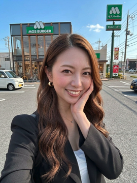 Dendenttp5's tweet photo. お持ち帰りするならモスバーガーとおばさんどっち選びますか？笑 https://t.co/l4Ltymf1tS