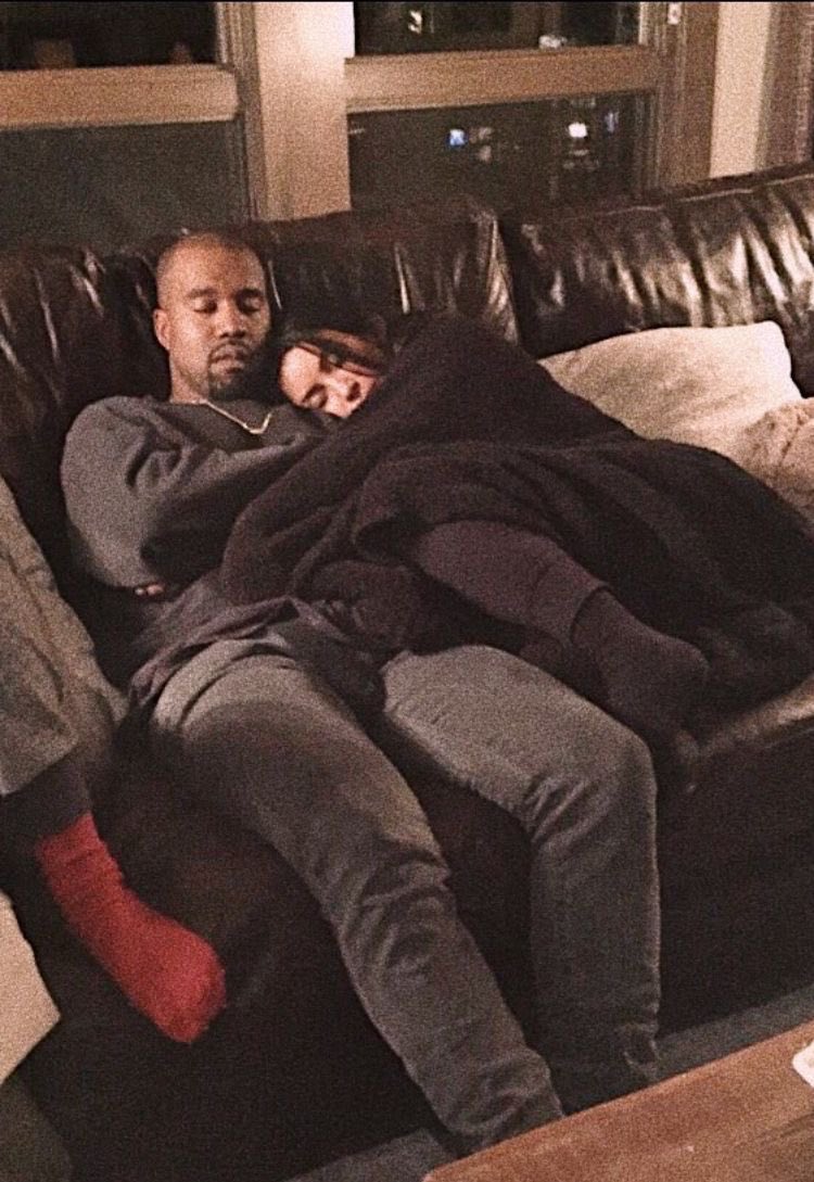 yzyglobe's tweet photo. how i thought me and her were https://t.co/jPvkMBmOto