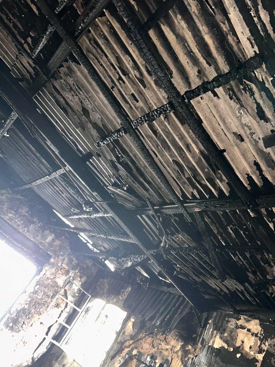 Rociotamara__'s tweet photo. Hola, porfavor si me ayudan a difundir
Ayer a mi amiga se le incendió totalmente toda la casa. Cualquier tipo de ayuda, ropa, frazadas, colchones, lo que sea va a ser de ayuda. Ella se encuentra en la localidad de Bernal.
Su número es 11 3694-0964, y el alias : brenditaagimenez. https://t.co/PJExbM0dKi