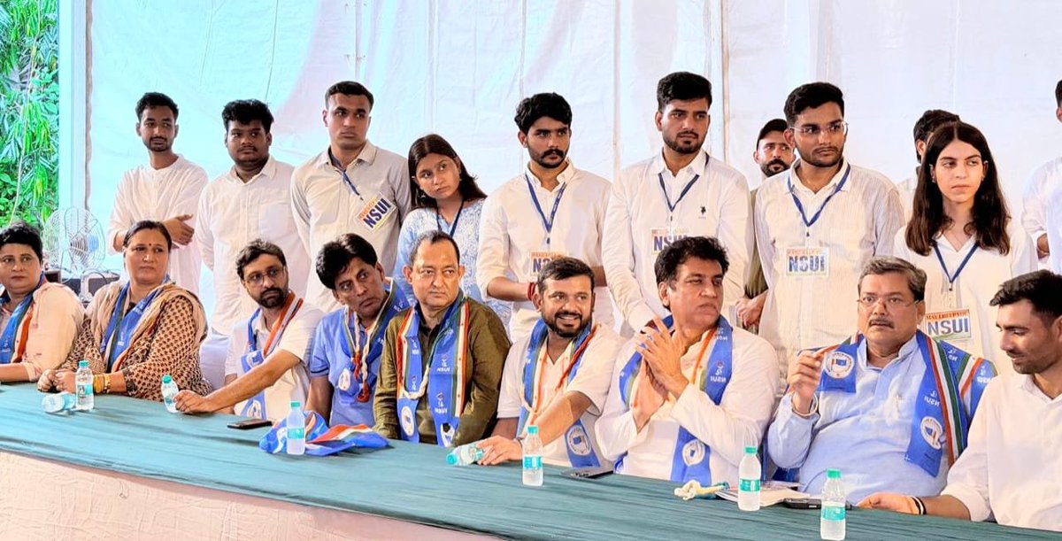 NadeemjavedINC's tweet photo. आज शाम भारतीय राष्ट्रीय छात्र संगठन @nsui के राष्ट्रीय कार्यालय में आगामी 18 सितंबर को संपन्न होने वाले दिल्ली विश्वविद्यालय छात्र संघ चुनाव की तैयारियों को लेकर अति महत्वपूर्ण बैठक आयोजित की गई।

बैठक में छात्र राजनीति से जुड़े कांग्रेस के महत्वपूर्ण नेताओं श्री @MukulWasnik जी, श्री @devendrayadvinc जी, श्री @kanhaiyakumar जी, श्रीमती @NayakRagini जी, श्री @VinodJakharIN जी, श्री @anshultrivedi47 जी, श्री @abdulhannanaicc जी, श्री @varunchoudhary2 जी, श्री @ashokbasoya जी और अन्य साथियों के साथ सम्मिलित होकर आगामी चुनाव की तैयारियों एवं रणनीति को लेकर महत्वपूर्ण चर्चा की।