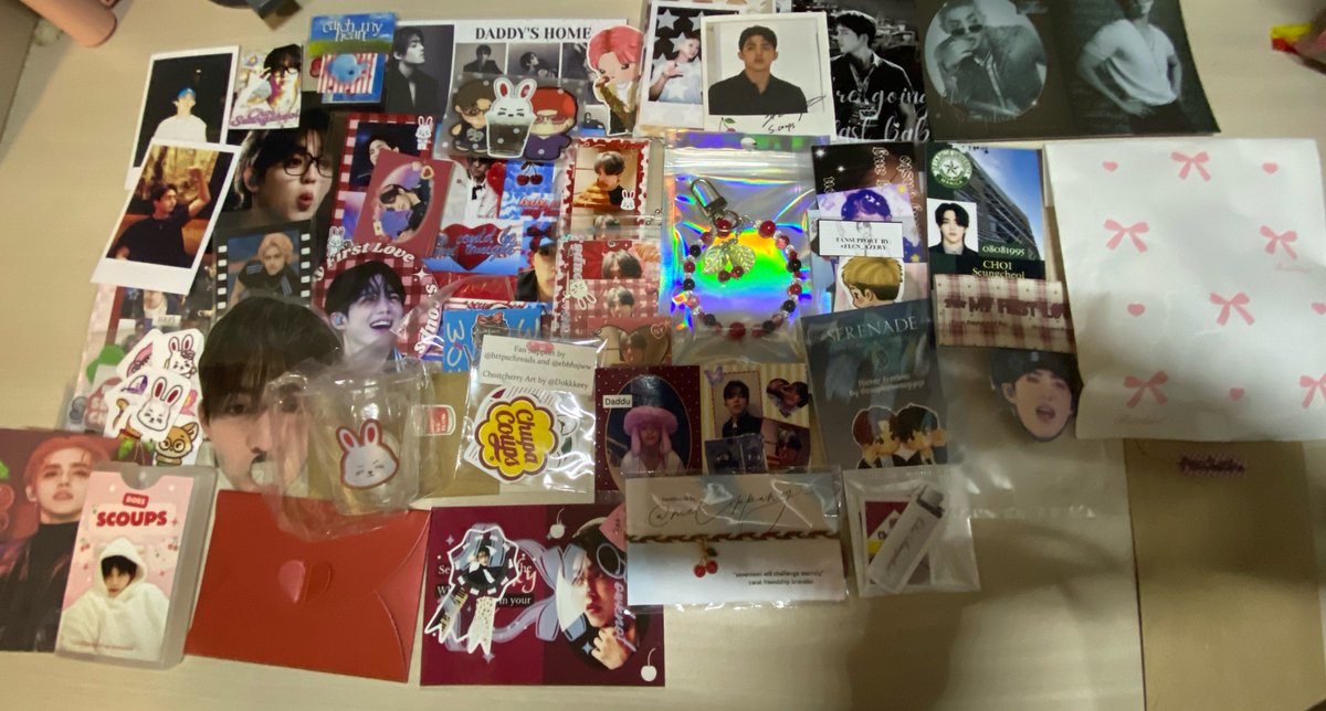 uri_bookwannie's tweet photo. #SCOUPS_FirstLove FREEBIES! TY EVERYONE!! https://t.co/uFd5ccvNzq