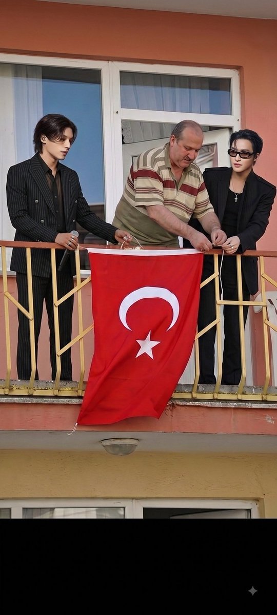 imtaekai's tweet photo. Woo Hwa türk bayrağı paylaşınca hissettiğim https://t.co/nmGiQbpNEi