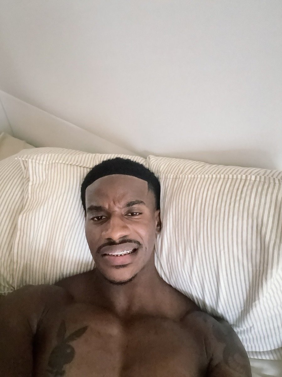 sodeonte's tweet photo. bedhead https://t.co/7lxsKKSp94
