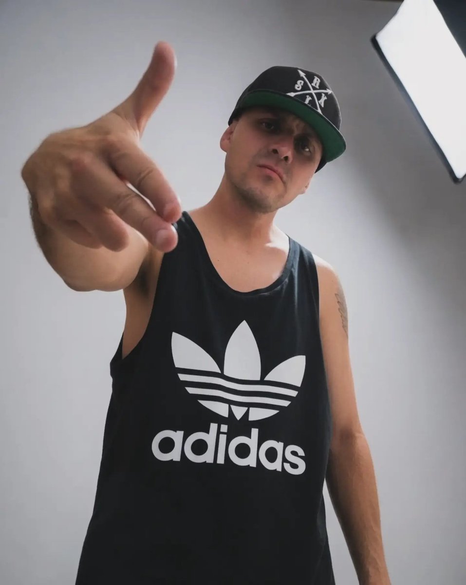 onner_43's tweet photo. My adidas 🖕🏻👹🖕🏻 https://t.co/TAw2OtfG92