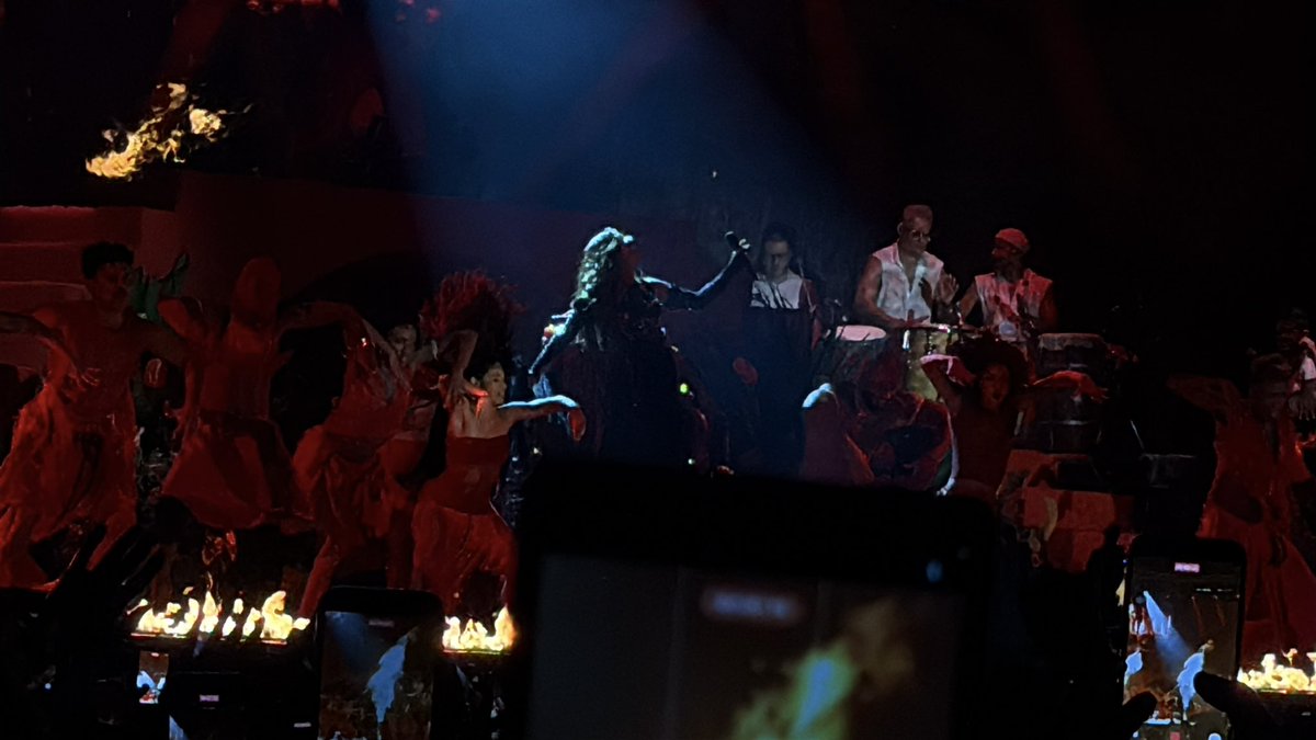 eu_gabriel02's tweet photo. EQUILIBRIVM TOUR. https://t.co/2Y9e1EH4Ni