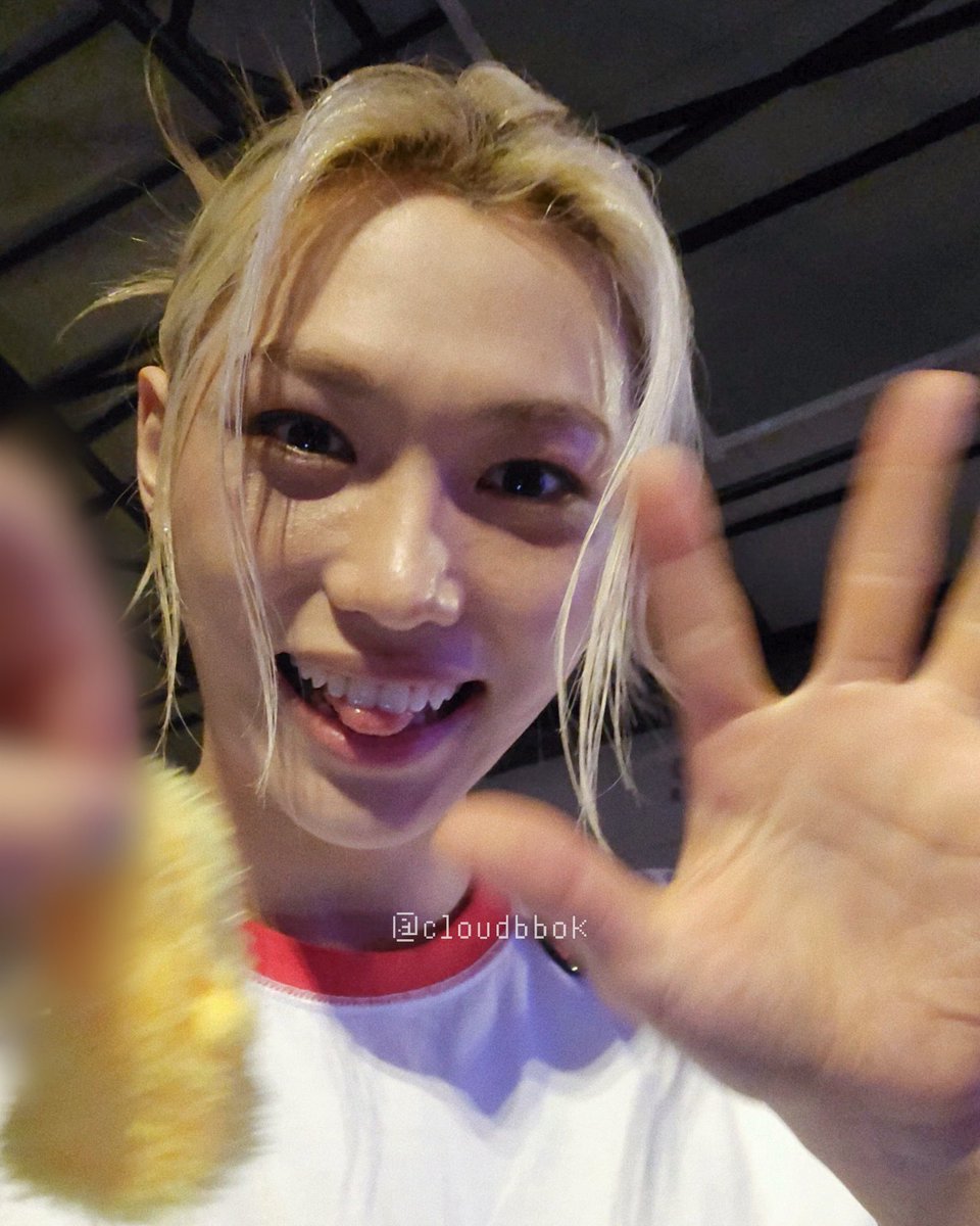 cloudbbok's tweet photo. 복이 왜 메롱했지.? 귀엽게😤 https://t.co/dyDpqxlgdS