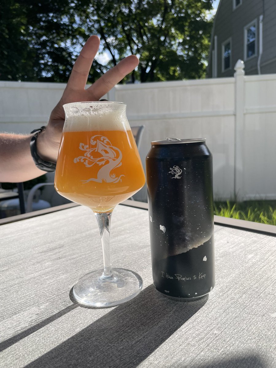 MassBrewBros's tweet photo. Couple @TreeHouseBrewCo beers on a sunny summer afternoon 

🍺 Curiousity 162 DIPA

🍺 I Have Promises To Keep DIPA https://t.co/zNM6sYKZYD