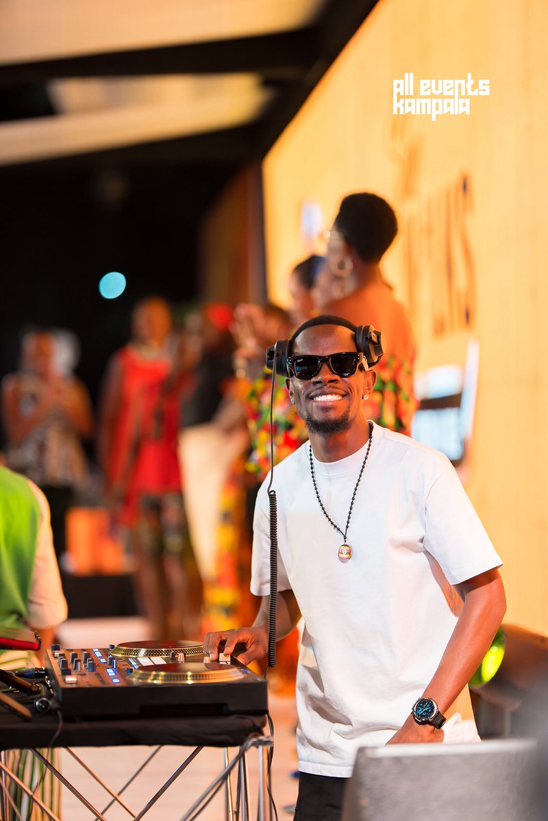DEEJAYANSELM tweet picture