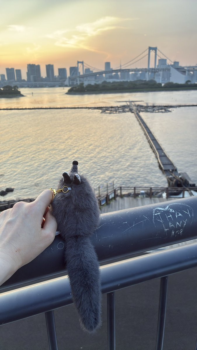 gomashiro_ito's tweet photo. 7/21お台場にお出かけしたてる。ガンダムと記念撮影
#ぬい活 #お台場 https://t.co/g26ErO1icz