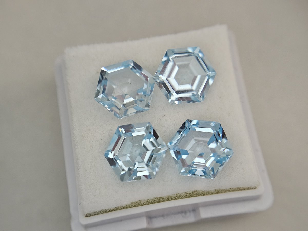 cmscygj's tweet photo. 스블토 헥사곤 스텝컷 8mm  
각 15,000원  일괄시 55,000원  

#원석마켓 https://t.co/tS0FJa1YXJ