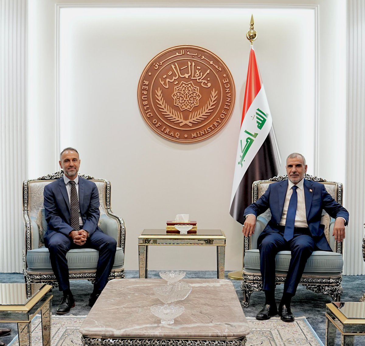 MofIraq's tweet photo. أكد وزير المالية فالح ساري، خلال لقائه السفير البريطاني، توجه العراق لإقرار أول موازنة للبرامج والأداء لربط الموارد بالنتائج، وبحث الجانبان تعزيز التعاون المالي والاقتصادي ومواجهة التحديات الإقليمية عبر الإصلاح المالي وتنمية الإيرادات غير النفطية. https://t.co/V5kcC5FB1b