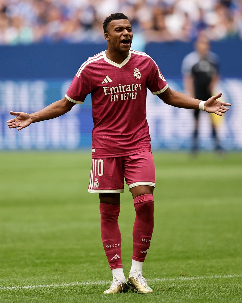 MadridXtra's tweet photo. He is BACK! 🇫🇷 https://t.co/7XIHpVlec0