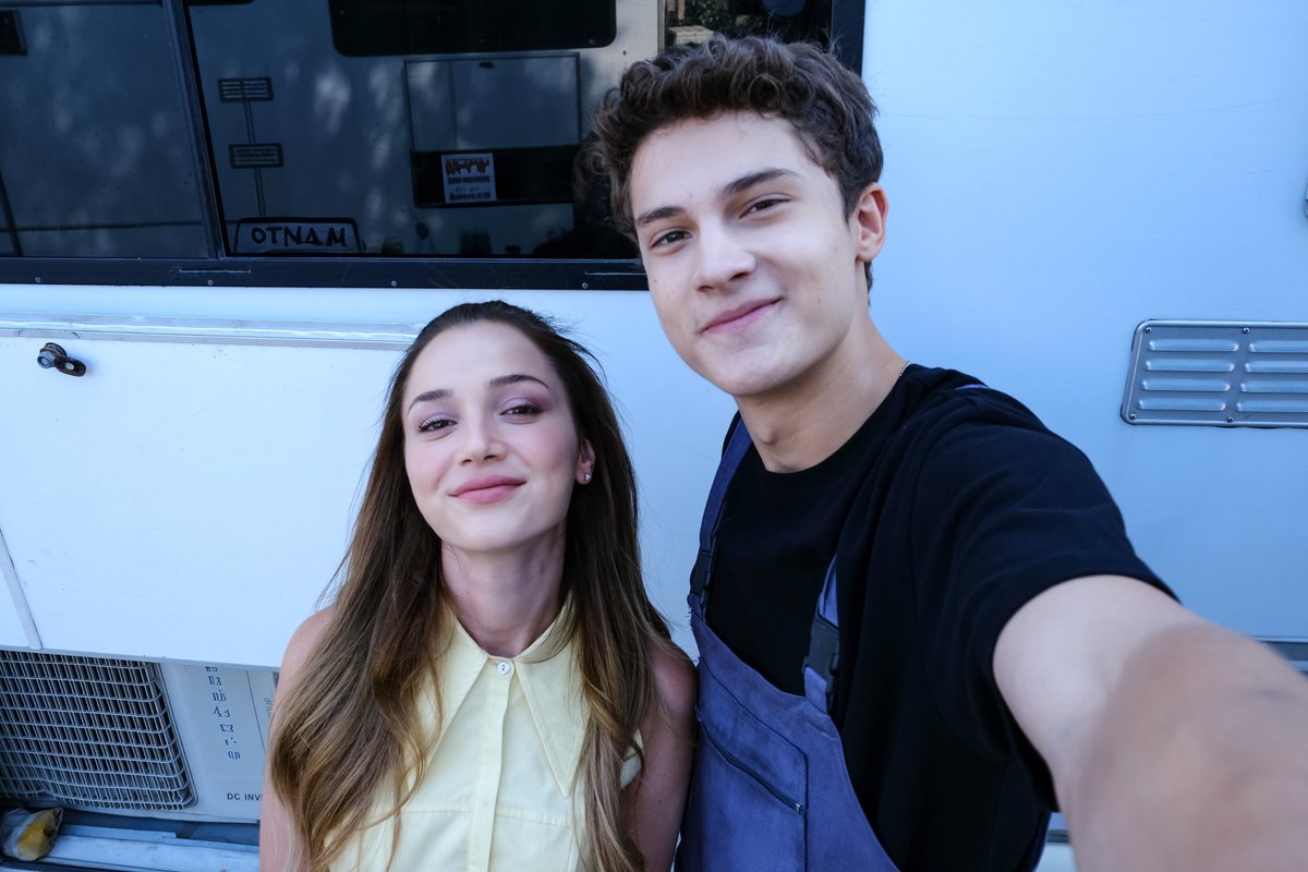 cerenj2re's tweet photo. @daha17dizi Yazı kokulu partnerlerimm🐥💛 https://t.co/4C5XDuC98r