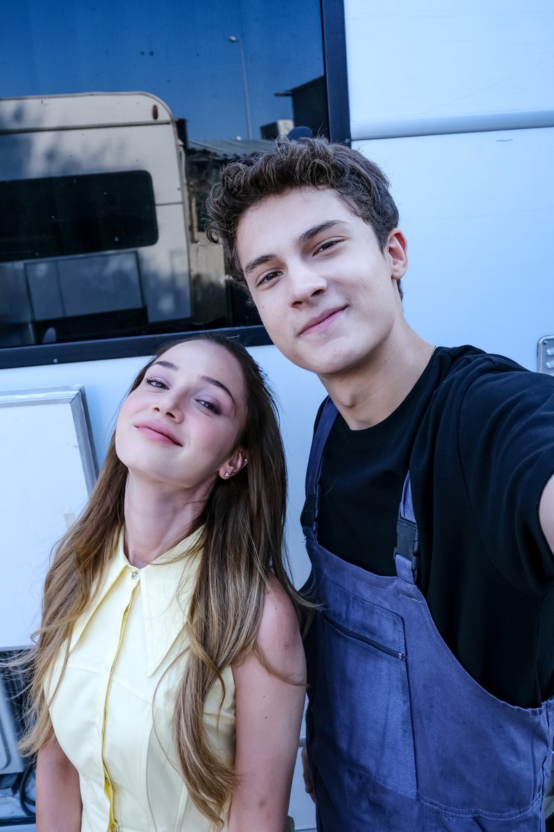 cerenj2re's tweet photo. @daha17dizi Yazı kokulu partnerlerimm🐥💛 https://t.co/4C5XDuC98r