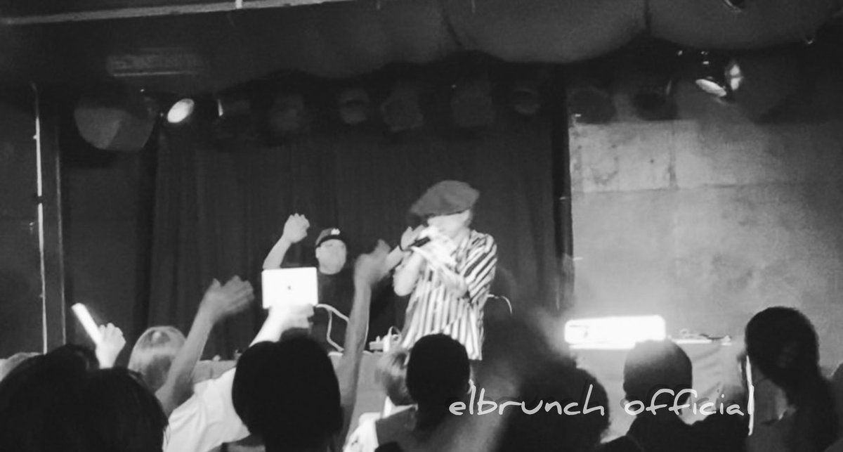 LEORI_STAFF's tweet photo. 昨日は伊勢市で開催された
ツーマンライブにご来場いただき、
誠にありがとうございました✨

また、HAPPY BIRTHDAYを一緒にお祝いしてくださった皆さま、本当にありがとうございました！

皆さまの温かいお気持ちに包まれ、心に残る素敵なライブ＆誕生日となりました。心より感謝申し上げます。

■ライブアーカイブ配信について
昨日のライブをもう一度お楽しみいただける配信チケットを販売中です。ご来場が叶わなかった方も、ぜひご視聴ください。

配信アーカイブ購入URL
https://t.co/nErXnXXQTs

皆さんにライブの様子を少しだけ📸✨

2人の仲の良さも伝わるライブでした✨
セッションは必見です！
ぜひ、アーカイブでお楽しみください♪

■衣装デジタル画像販売もあります。
今回は《5枚コンプリート》での販売となります。そのうち1枚にはレオリのデジタルサイン入り！また、コンプリートしてくださった方には、誕生日記念として会場写真にセットリストを記載してプレゼント✨

・ランダム１枚　　　1,000円
・コンプリート5枚　5,000円

お申込はコメントで
ライブ日らお名前、購入枚数をお知らせください。お支払いは専用PayPay払いにて送金のみ(初めて申込の方はご案内いたし���す)お届けはお支払い確認後、５日以内のお届けとなります。ぜひ誕生日の記念にお手元にお迎えください😊✨