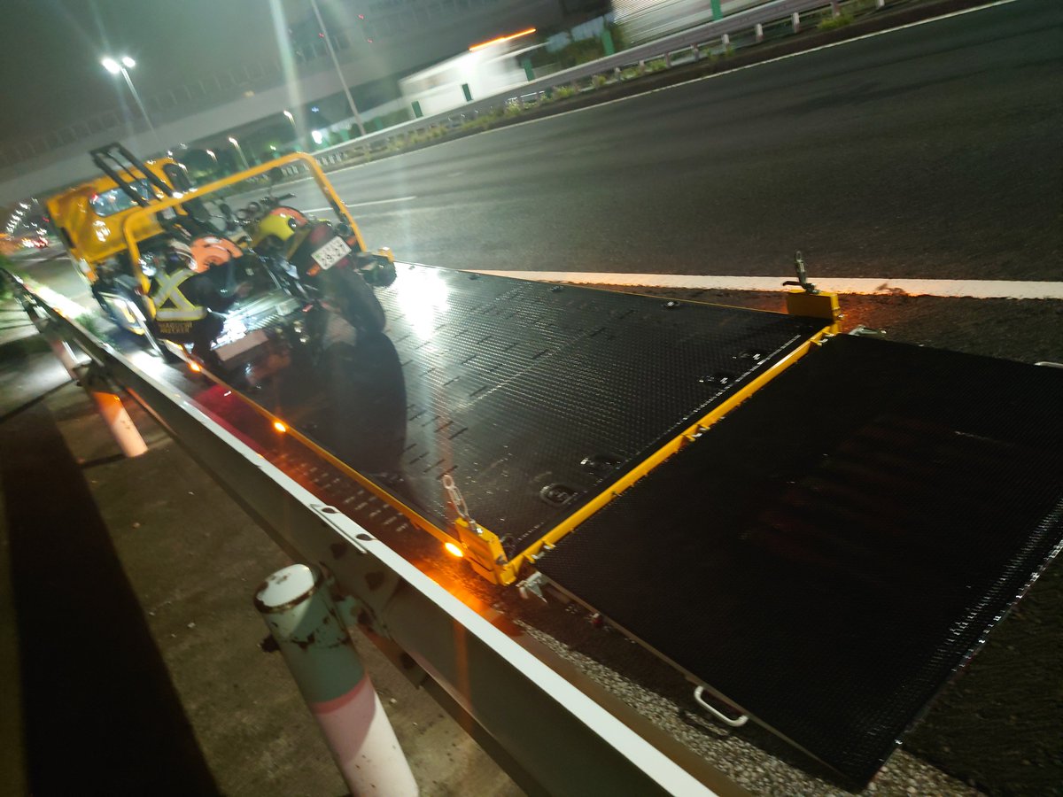 punchan3103's tweet photo. 納車されてから、史上最速でのレッカー https://t.co/H5tWYjU9Qe