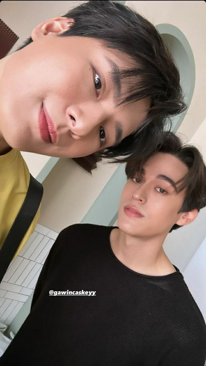 wHaTdah_Hell's tweet photo. แล้วใครจะไม่สับสนบ้าง สวยทั้งคู่อะ https://t.co/f6olNz9EYz