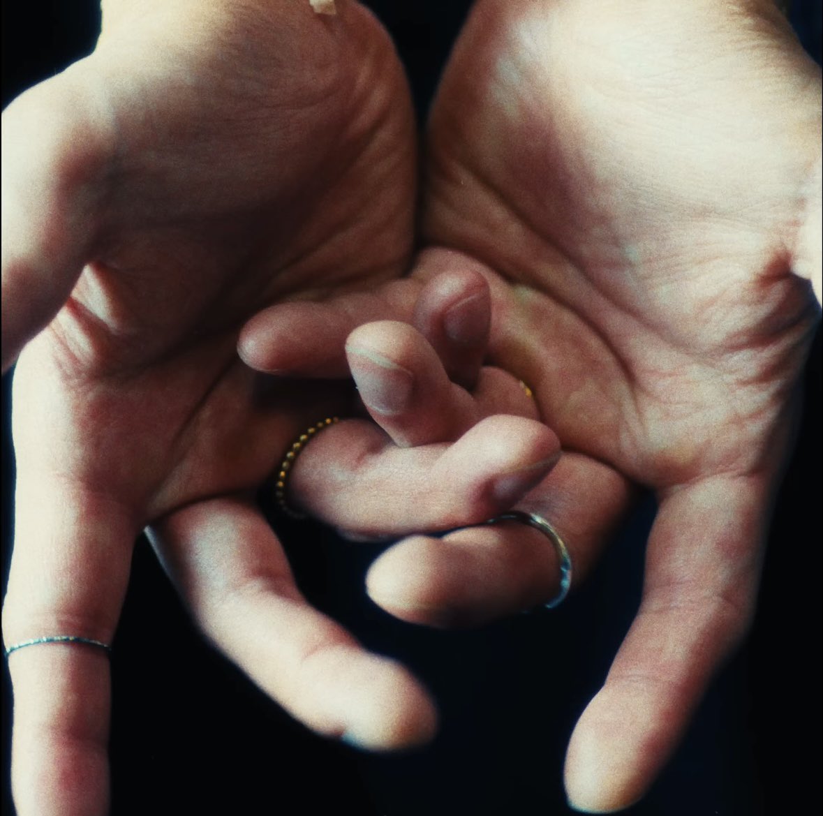 Loya_Taemint's tweet photo. I love that they gave Taemin midi rings too https://t.co/p25mkJjUFc