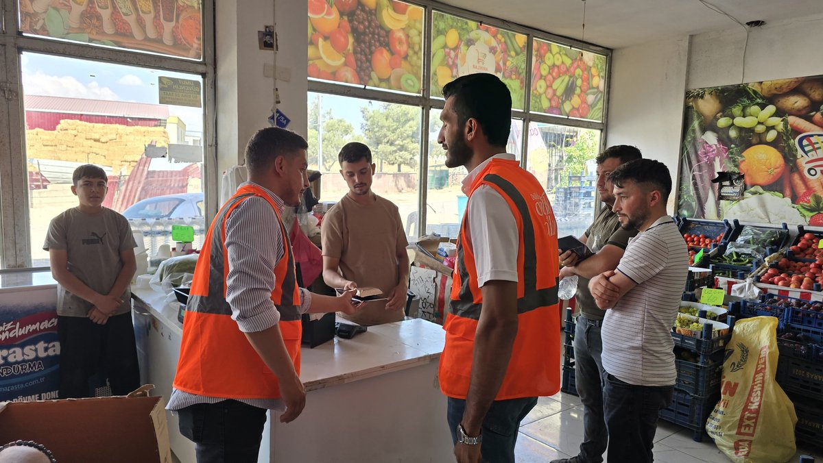 AKgncdulkdroglu's tweet photo. İlçe GK Teşkilat Başkanımız Burak Beyazbayrak ve yönetim kurulu üyelerimizle birlikte Elmalar Mahallemizde asfalt çalışmaları tamamlanan sokaklarımızda kıymetli hemşehrilerimizi ziyaret ederek göstermiş oldukları sabır ve anlayış için teşekkür ettik, kahve ikramında bulunduk.
++ https://t.co/YZrFV1SdGD