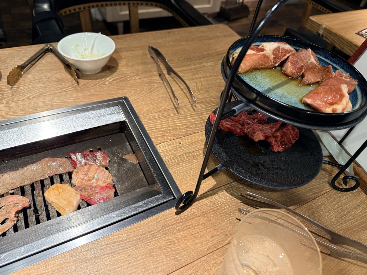 Kuru_Min24's tweet photo. 土日は東京で、いっぱい美味しいもの食べました💛💛💛

あと3日間、都会を満喫するぞ✨✨
お仕事もがんばるᕙ( ˙꒳​˙  )ᕗ https://t.co/6dGaidOL0N