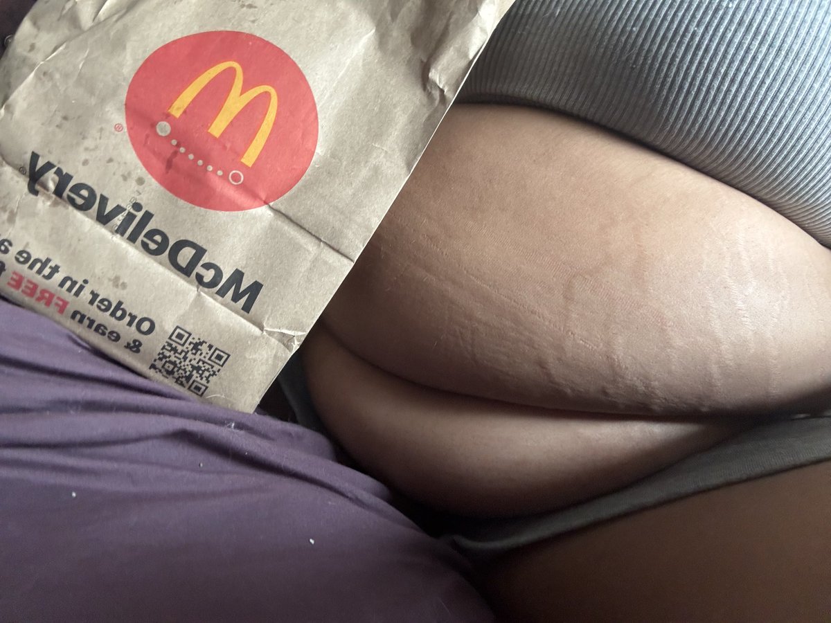 Lilybloomsf's tweet photo. Who's gonna stuff me #feedee #bbw #ssbbw https://t.co/JeaPBThfQx