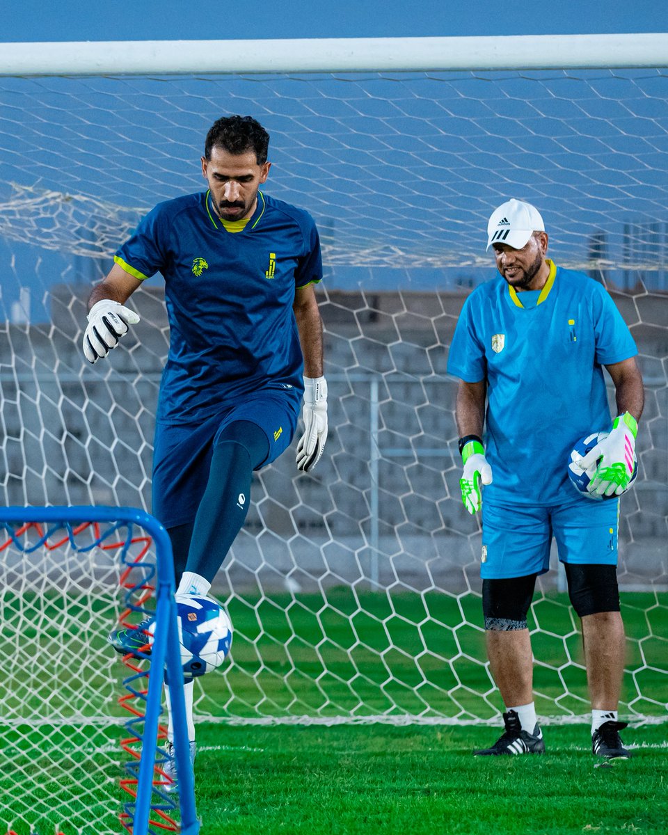 Gkadel_s's tweet photo. “التعب في تدريب الحراس مؤقت… 
لكن ثمرة العمل والإنجاز تبقى طويلاً. 
كل قطرة عرق اليوم، تصنع تحديا و تصدياً عظيماً غداً.” 💪⚽ https://t.co/xP2SZ3WwpR
