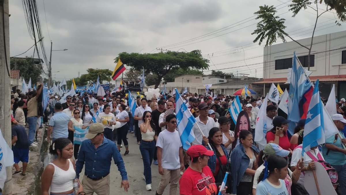 PedritoExtranja's tweet photo. Esto solo va a crecer.
Fiorella tiene todo para ganar.
El correismo alcanza 25 puntos en Guayaquil, el aquilismo fácil tiene 22, todavía no empieza la campaña y el repudio al gobierno crece
Noboa no ganará ni en Guayas ni en Pichincha ni en Azuay. Perderá Manabí x goleada https://t.co/F8udHZ2xb6