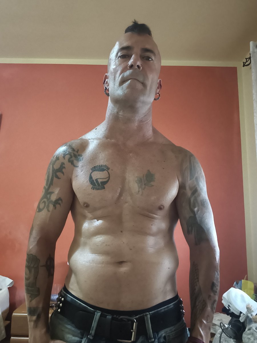 quarter14544's tweet photo. YO A ESTO LE LLAMÓ UN CUERPO 

CHA TA RRA !! 🤣🤣🤣🤣🤣🤣🤣🤣🤣🤣🤣🤣🤣🤣🤣🤣🤣🤣🤣 https://t.co/kDWs9HEIII