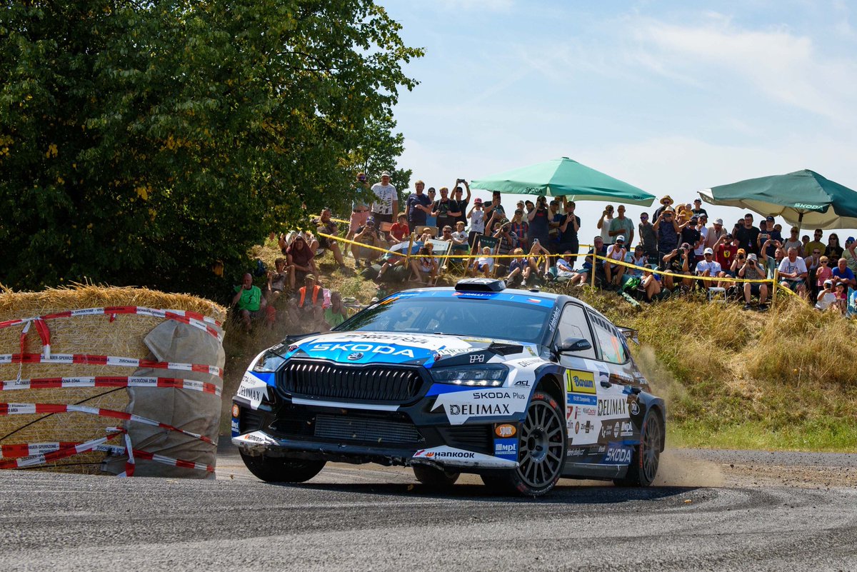 RallyTwiter's tweet photo. FIA ERC
Barum Czech Rally Zlín
Pódio
1. Březík - Bělák - Škoda Fabia RS Rally2
2. Suninen - Haapala - Škoda Fabia RS Rally2
3. Mabellini - -Lenzi - Lancia Ypsilon Rally2 HF Integrale
Foto: Red Bull
#rallyface2013 #rallye #ralis #rali #ERC #FIAERC #Barum #Chequia #zlin https://t.co/Cc1g9QvJKe