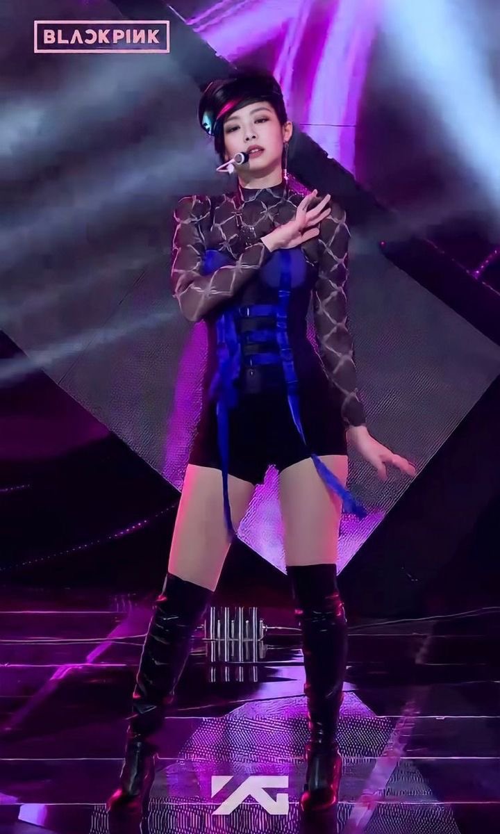 portalblackpink's tweet photo. Jeemin (IZNA) se inspirou em um dos icônicos looks de #JENNIE da era de “DDU-DU DDU-DU” para o cover da música na KCON LA! ✨ https://t.co/jiiWbP2dfC