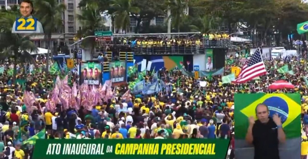 camarotedacpi's tweet photo. 🇺🇸 Enquanto isso em Copacabana, Flávio Bolsonaro lança sua campanha à presidência com bandeira do EUA sendo tremulada.

Significa. https://t.co/IzOtsNsjWe