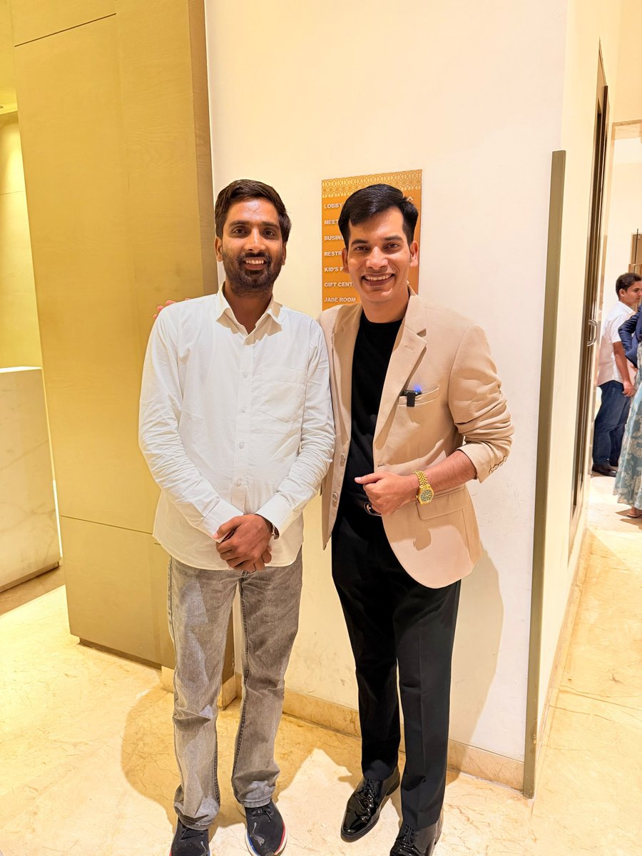 bheemsinghpayla's tweet photo. Today meetings
    Dream yug Real estate company।।
Hotal - Hilton ,DoubleTree 
    ।। Jaipur ।।
International Motivational Speaker --
Shri --Shashish kumar Tiwari Sir 

#sktofficial 
#sktmotivation 
#shashishkumartiwari https://t.co/qNrNRyXxqM