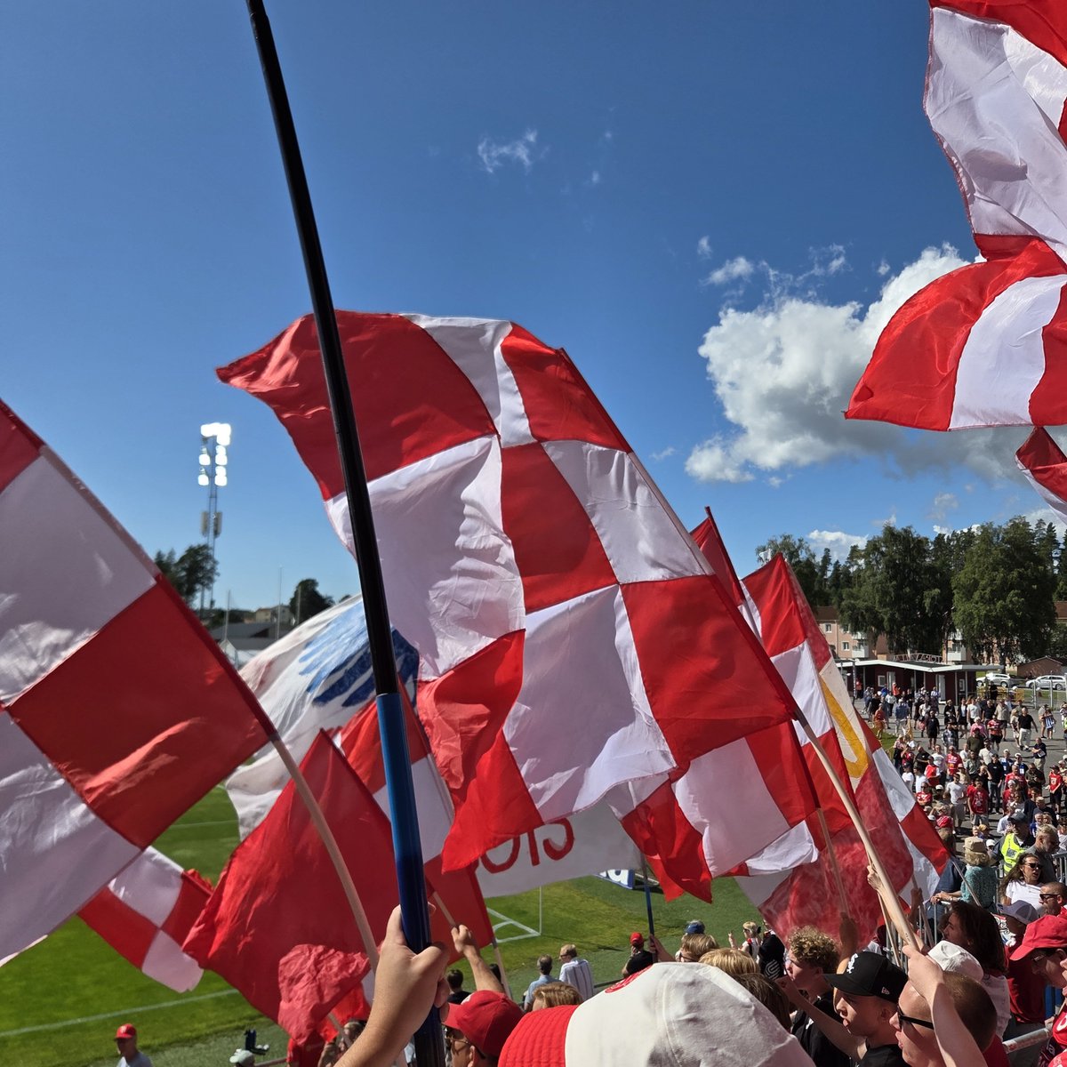 Degen1907's tweet photo. Det var så längesen att vi nästan glömt hur det känns.

Men sol, Stora Valla och 3 poäng. Det kan inte bli bättre.

#Degerforsif https://t.co/8CG50yoRku